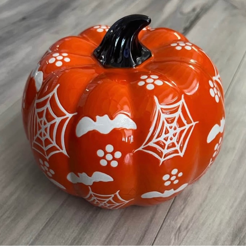 Set of Halloween Ceramic Pumpkins - Picture 3 of 5